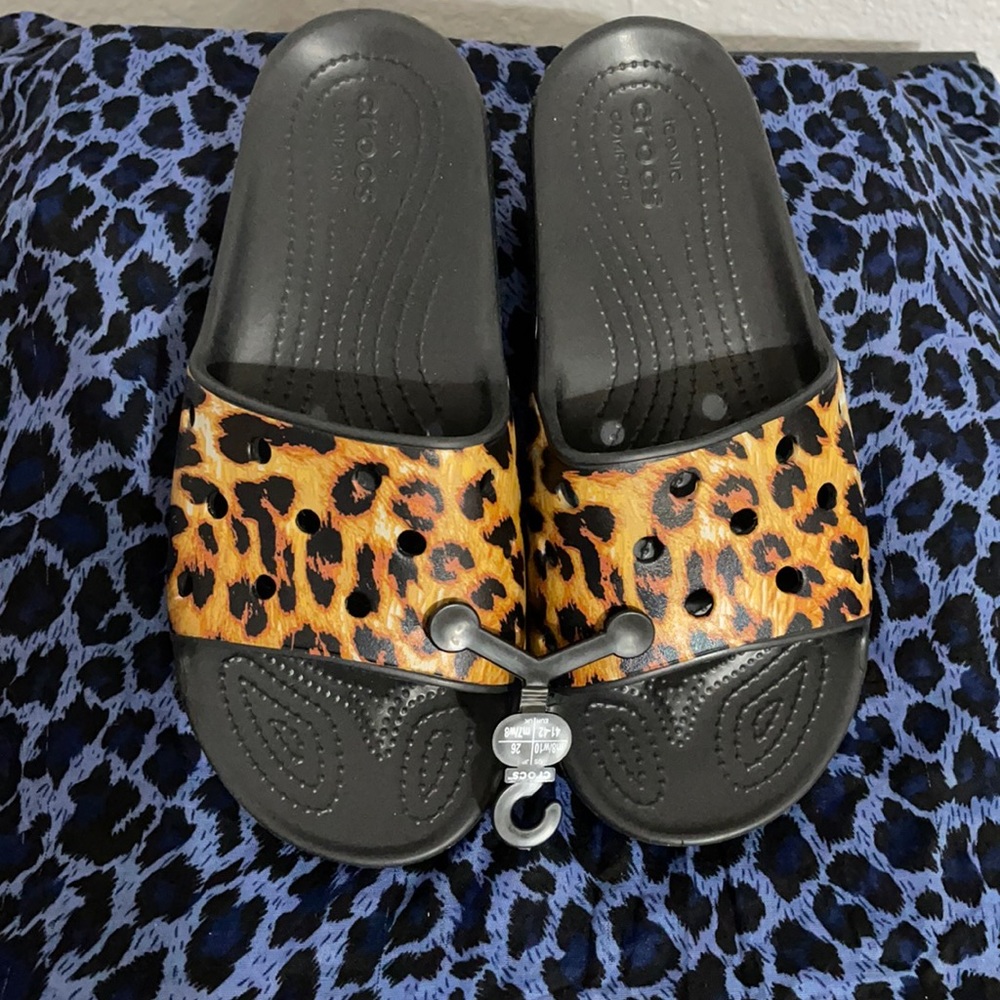 ****SOLD******Authentic Crocs NWT, Leopard print slides!!